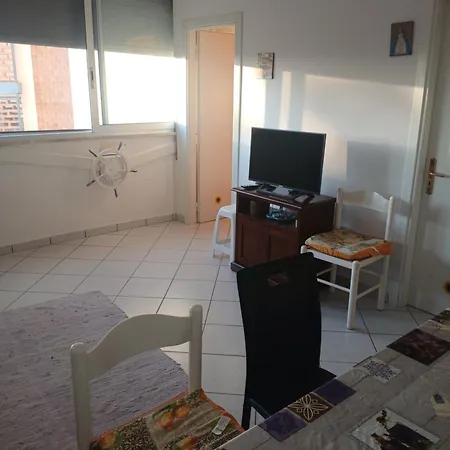 Cute One-bedroom With Direct Access To The Sea