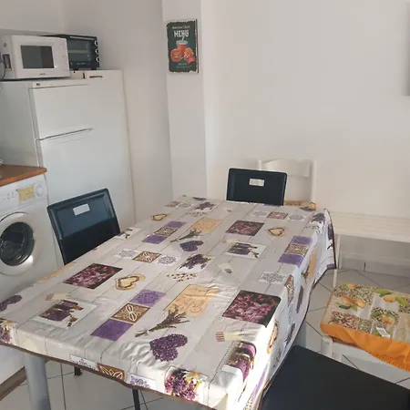 Appartement Cute One-bedroom With Direct Access To The Sea