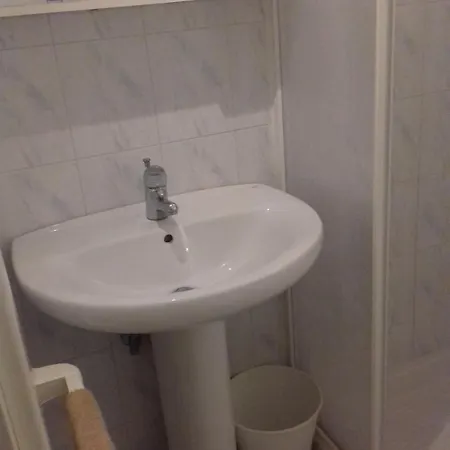 Cute One-bedroom With Direct Access To The Sea Lejlighed