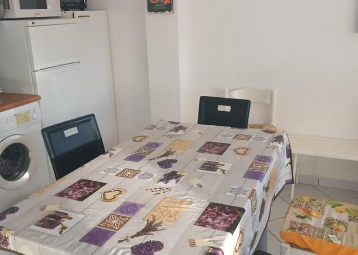 Appartement Cute One-bedroom With Direct Access To The Sea