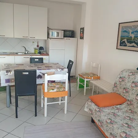 Cute One-bedroom With Direct Access To The Sea