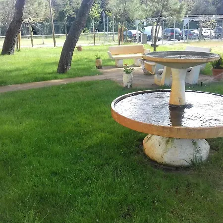 Cute One-bedroom With Direct Access To The Sea Apartman