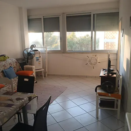 Apartment Cute One-bedroom With Direct Access To The Sea *